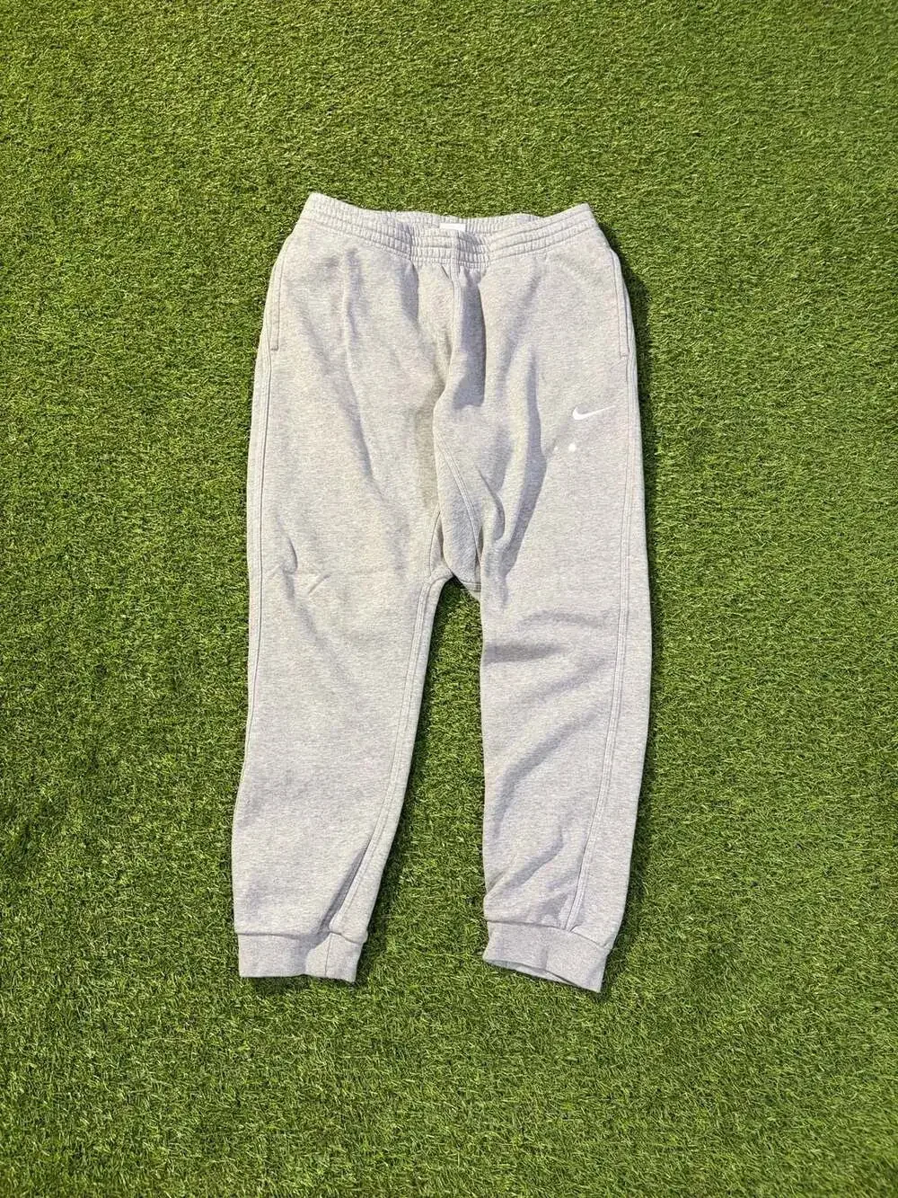 Nike Men's Club Fleece Tapered Jogger Sweatpants Heather Grey